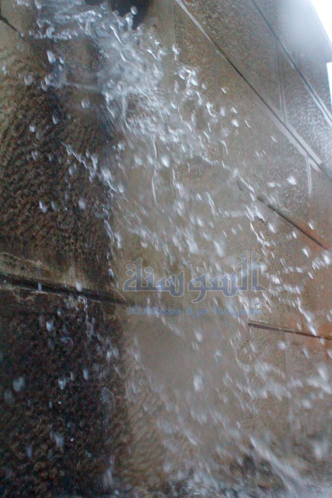 بالصور - تحولت عمان لمدينة البندقية بسبب المنخفض الجوي 7/1/2013