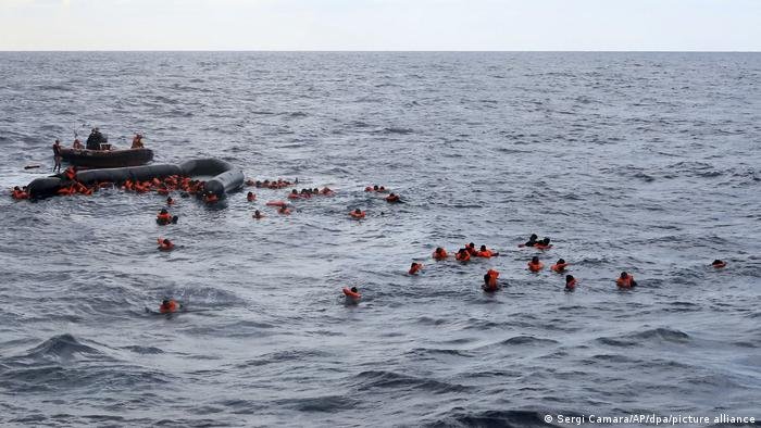 جريمة مروّعة في البحر المتوسط .. اغتصاب أثناء غرق القارب