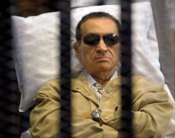 مبارك مطيع وقليل الكلام في السجن