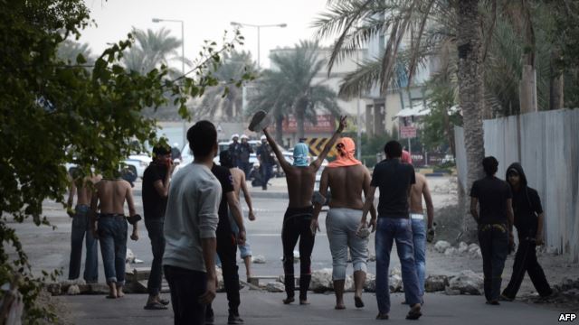 السجن 15 عاما ل17 شيعيا ادينوا بمهاجمة الشرطة في البحرين