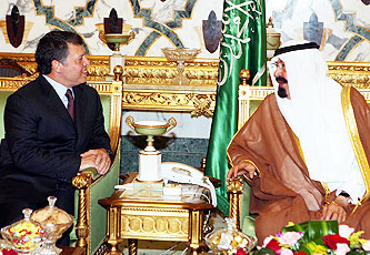 الملك وخادم الحرمين يبحثان تفعيل العمل العربي والاسلامي 