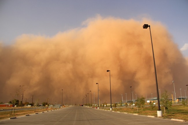 طقس العرب يتوقع موجة غبار شديدة تؤثر على الاردن..وهذا موعدها
