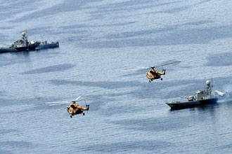 قوارب ايرانية تستفز البوارج الاميركية في الخليج وواشنطن تحذر