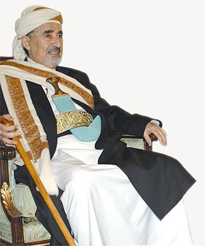 وفاة الشيخ عبد الله الاحمر رئيس مجلس النواب اليمني 